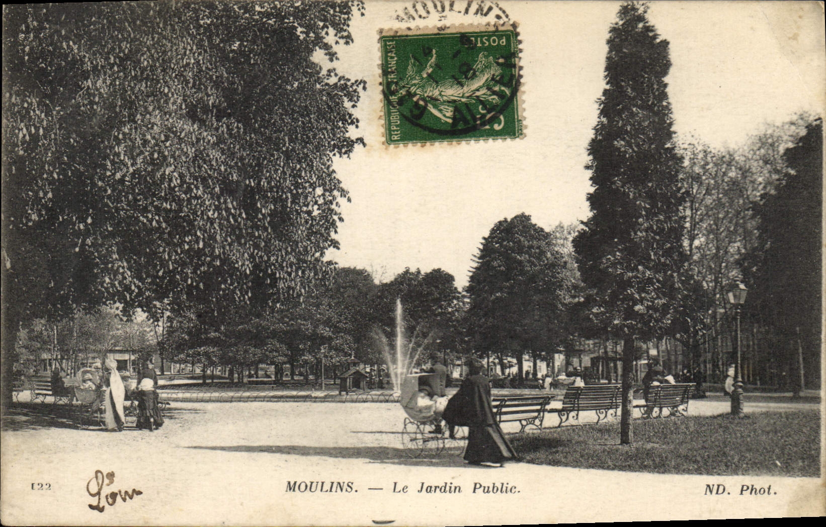 CPA Moulins Le Jardin Public