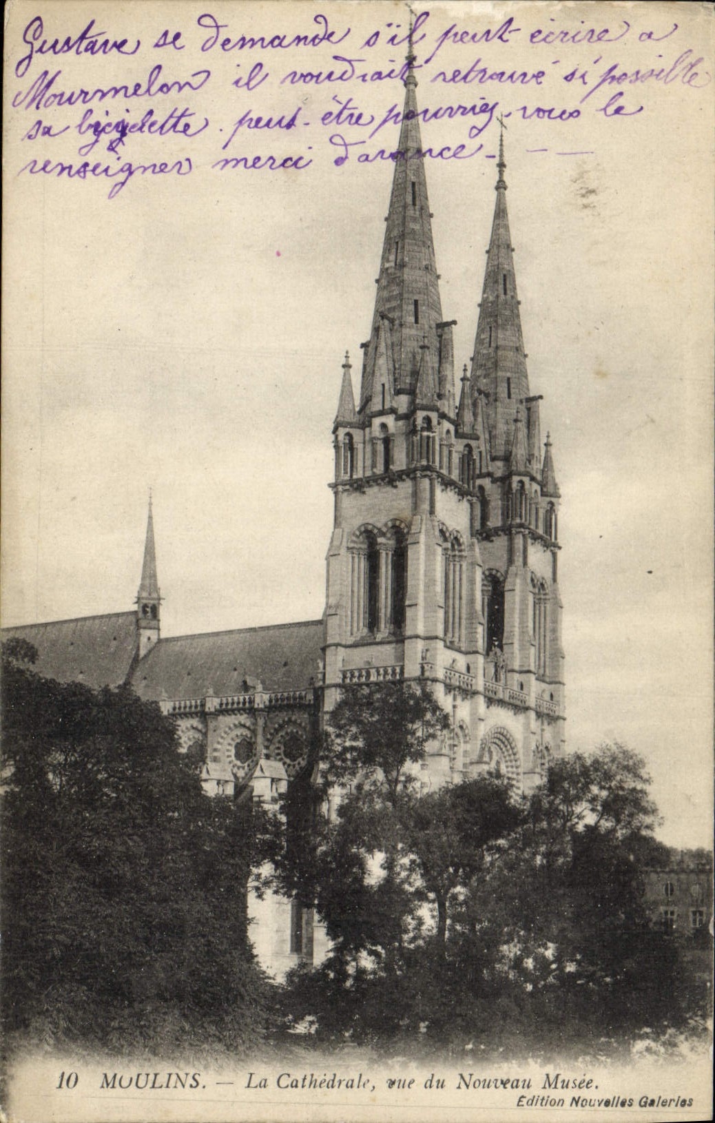 CPA Moulins La Cathedrale rue du Nouveau Musee