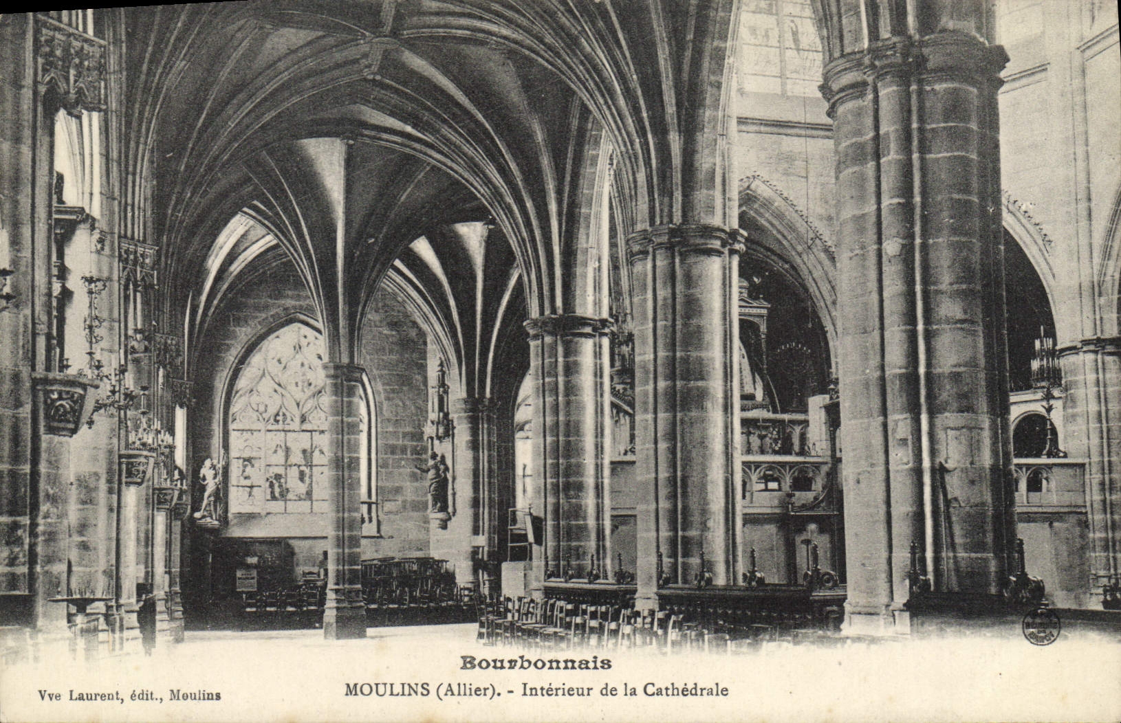 CPA Moulins (Alleir) Interieur de la Cathedrale