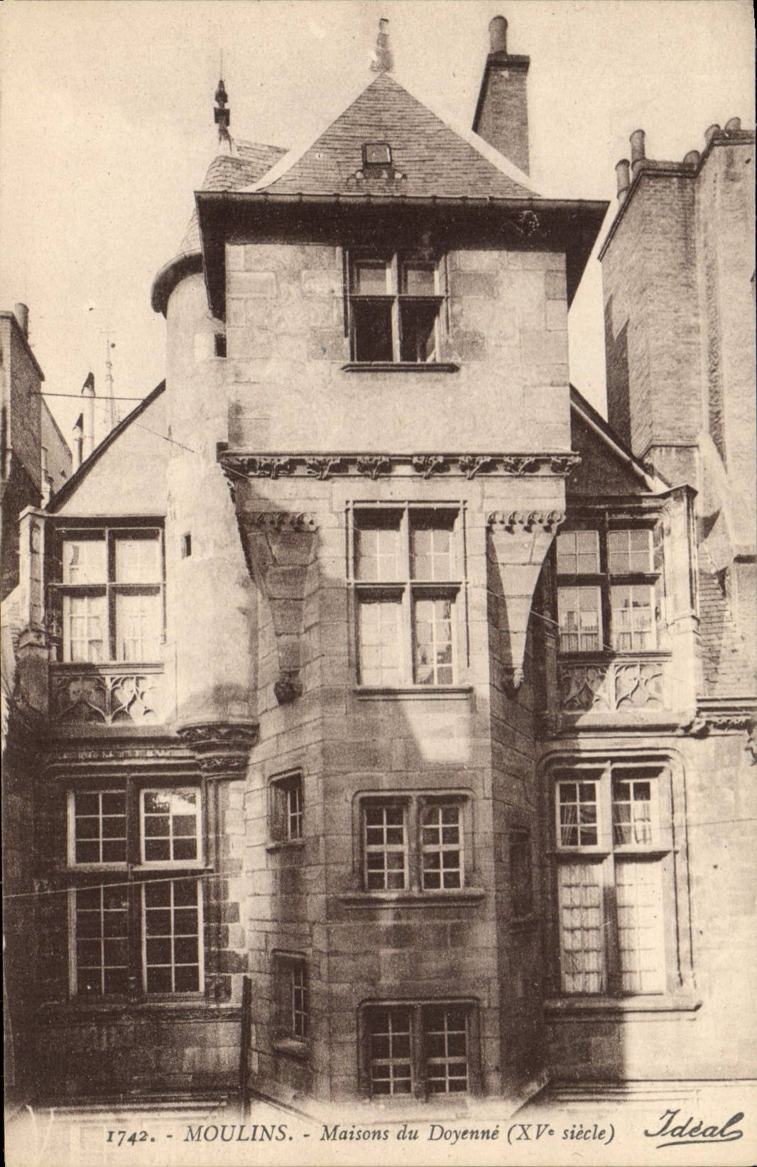 CPA Moulins Maisons du Doyenne (XVe siecle)