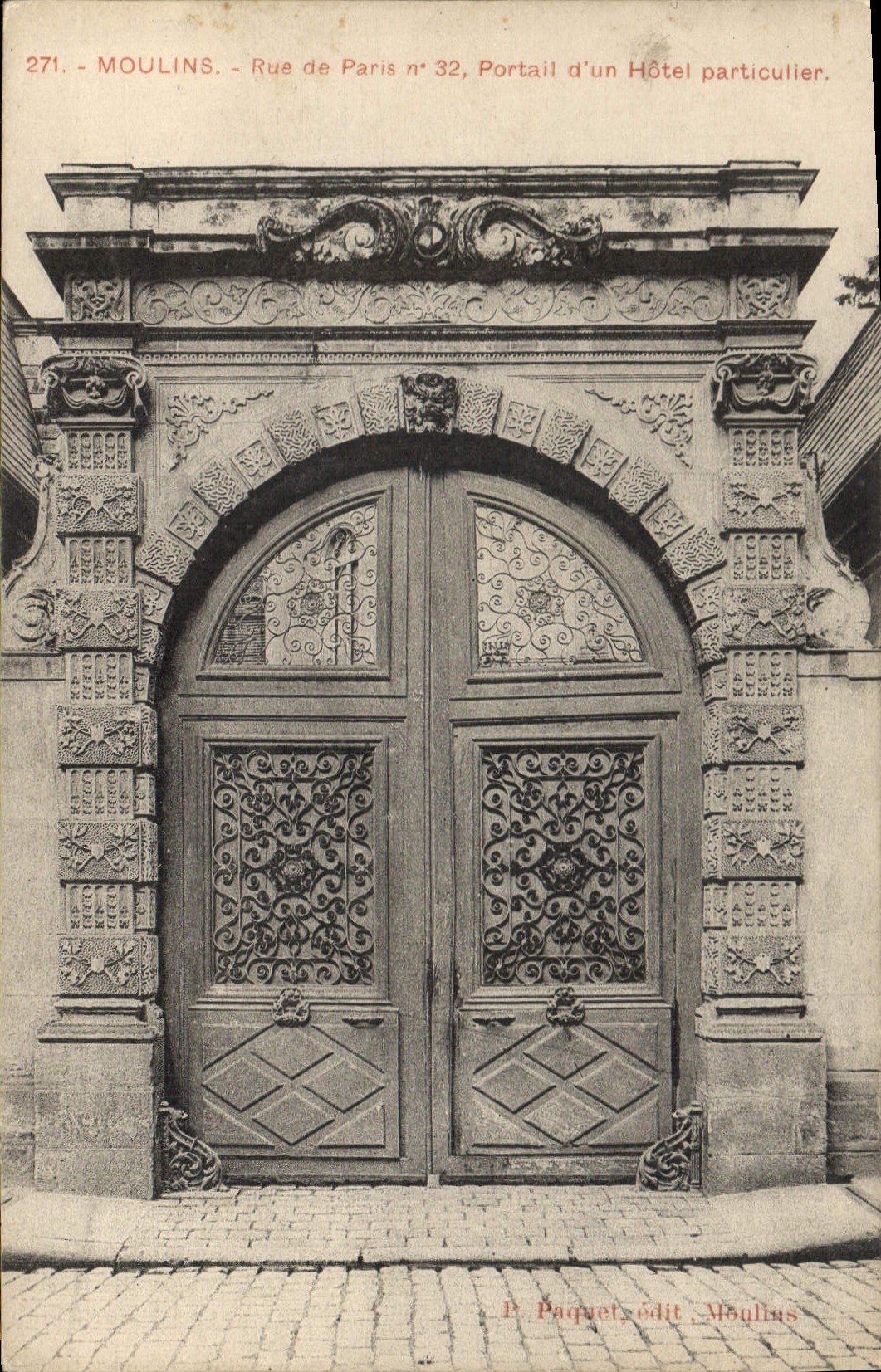 CPA Moulins Rue de Paris Portail d'un Hotel particulier