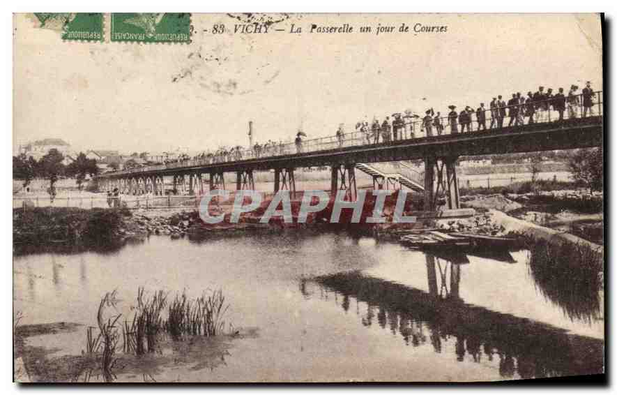 CPA Vichy La Passerelle un jour de Courses