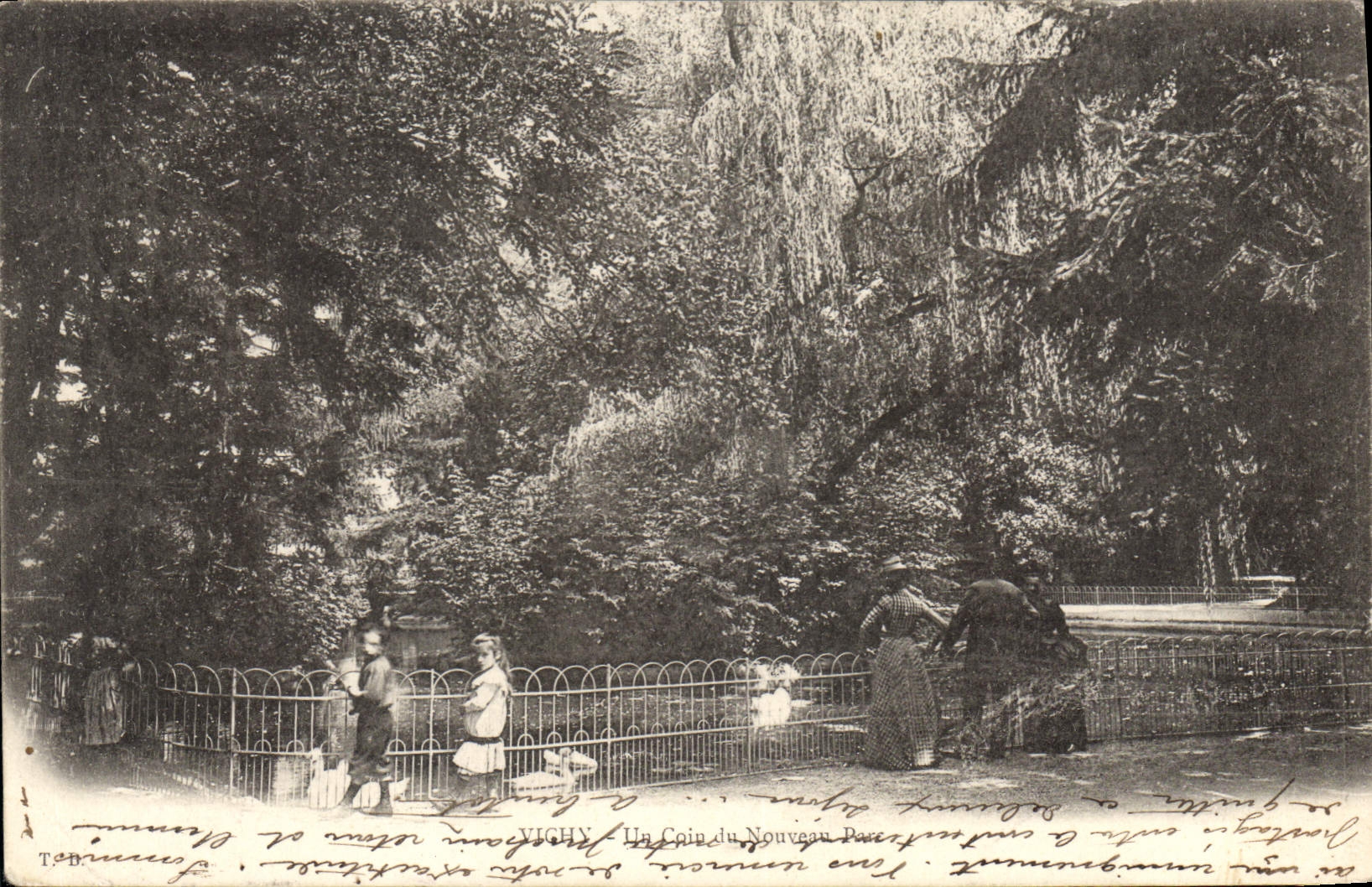 CPA Vichy Un Coin du Nouveau Parc