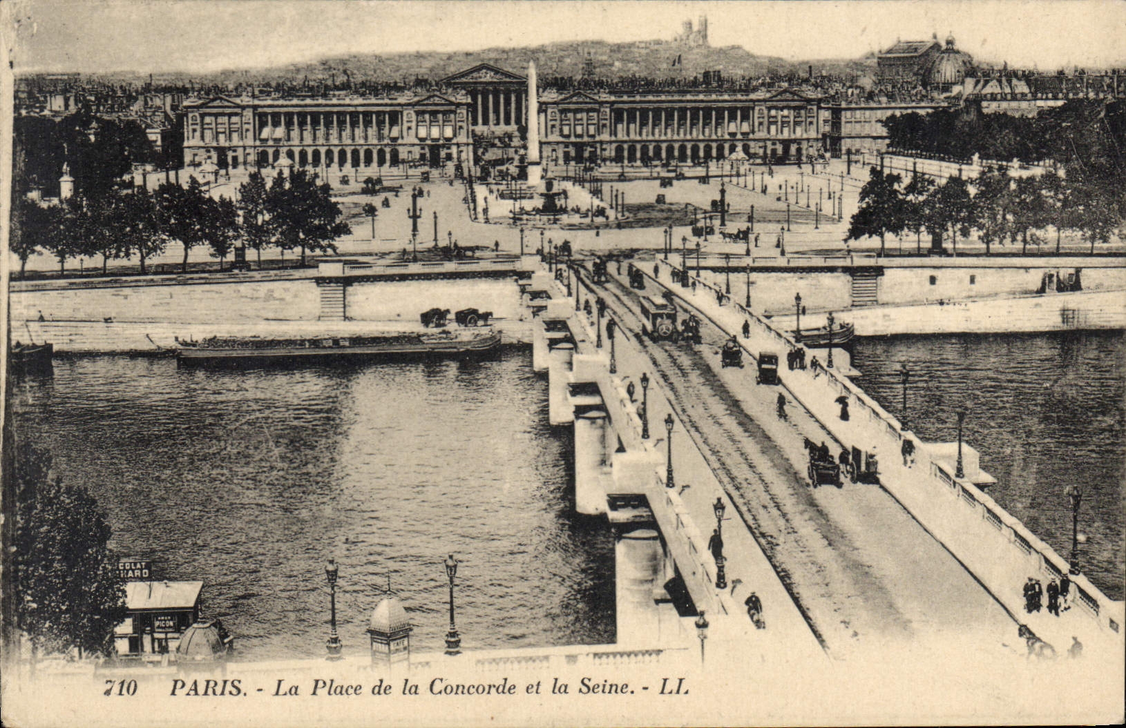 CPA Paris La Place de la Concorde et la Seine