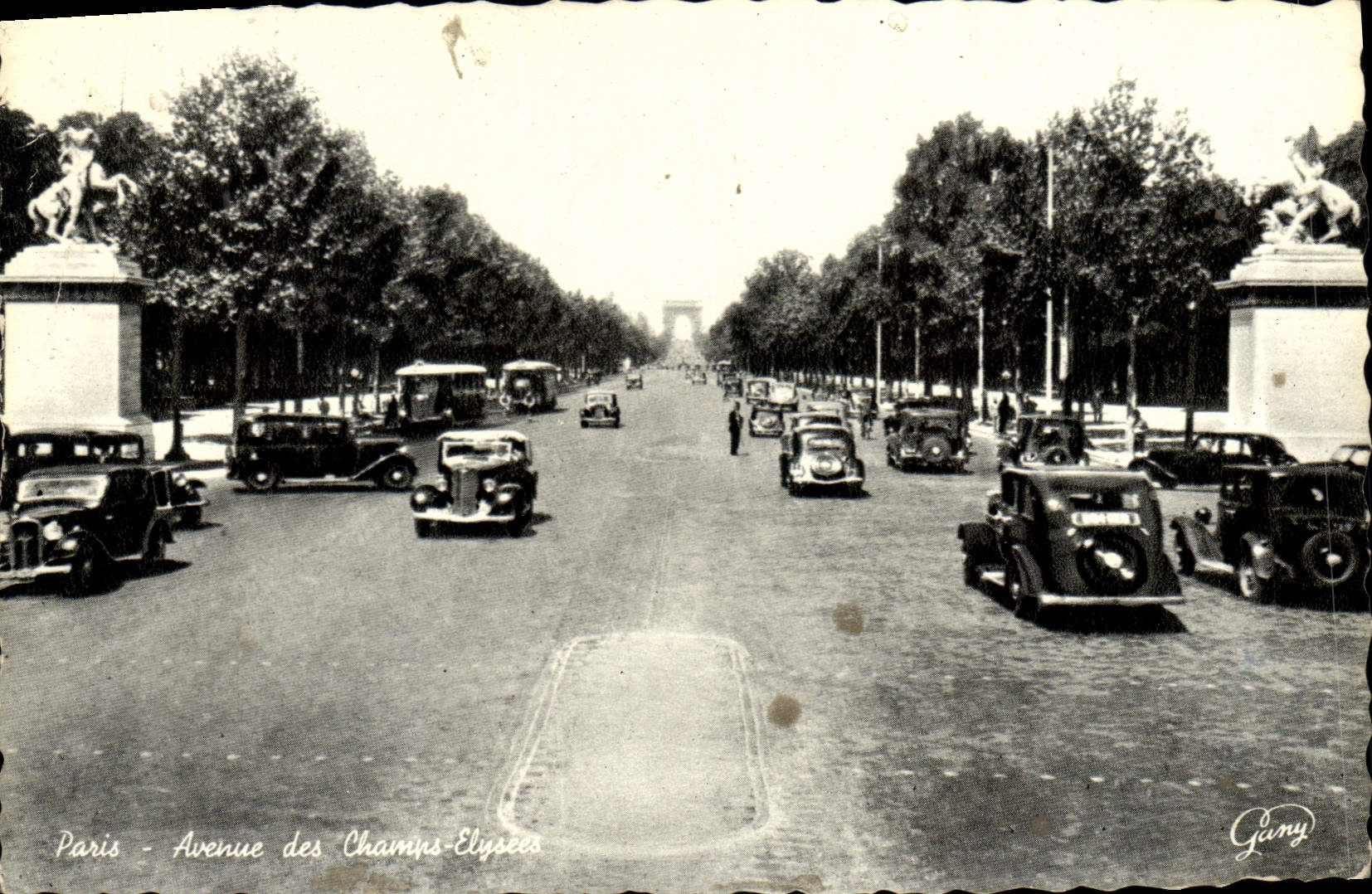 CPA Paris Avenue des Champs Elysees