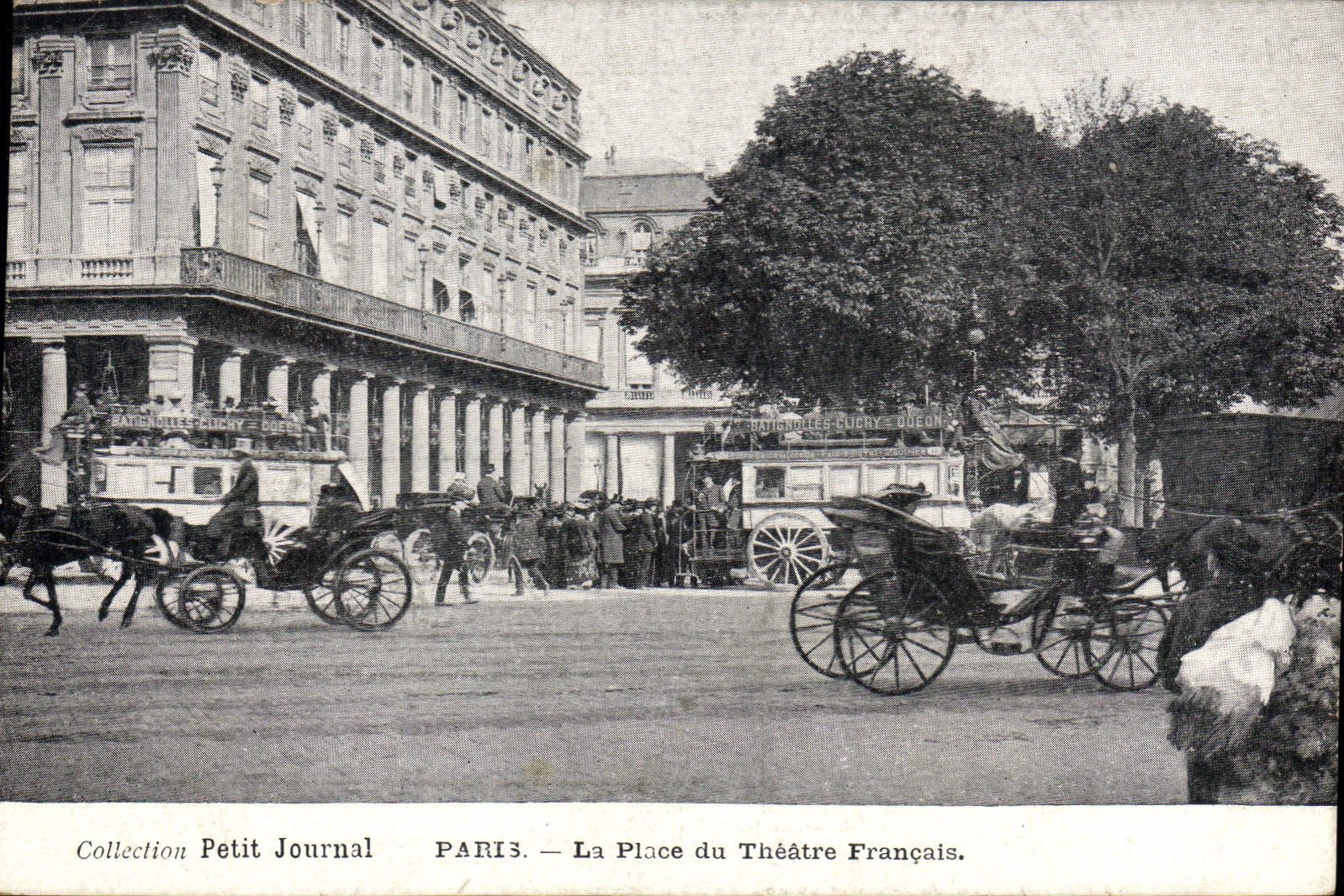 CPA Paris La Place du Theatre Francais