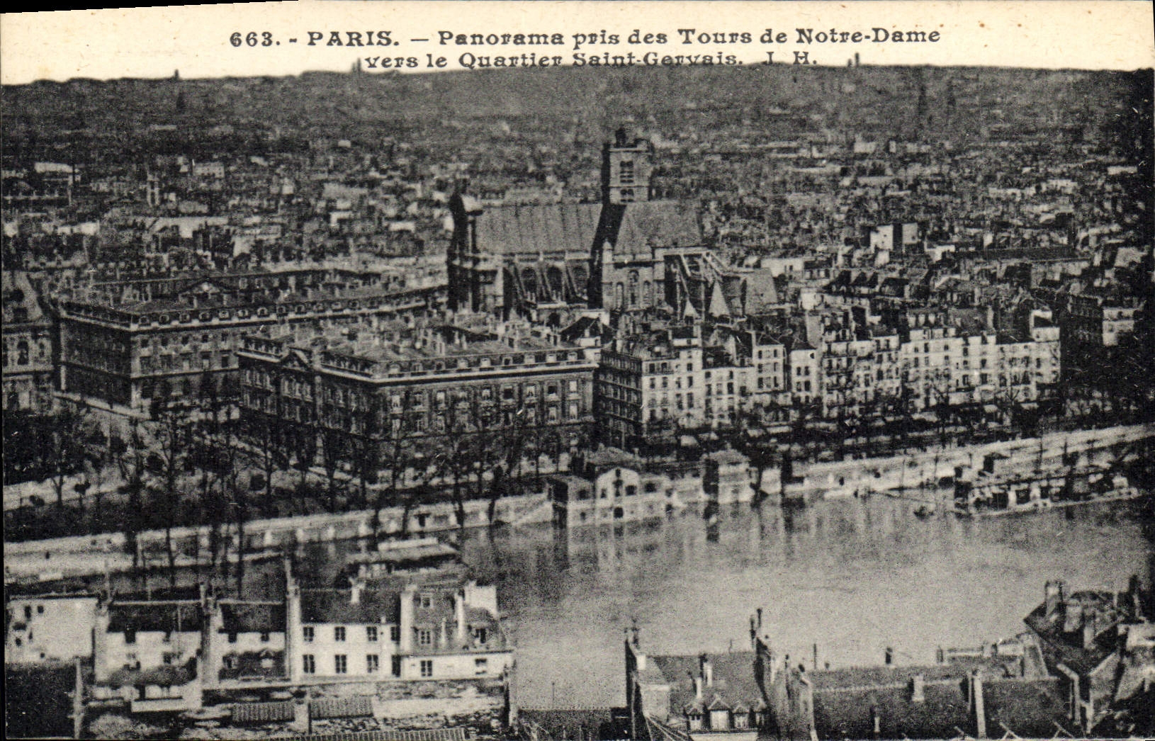 CPA Paris Panorama pris des Tours de Notre Dame vers le Qaurtier Saint Garvais 