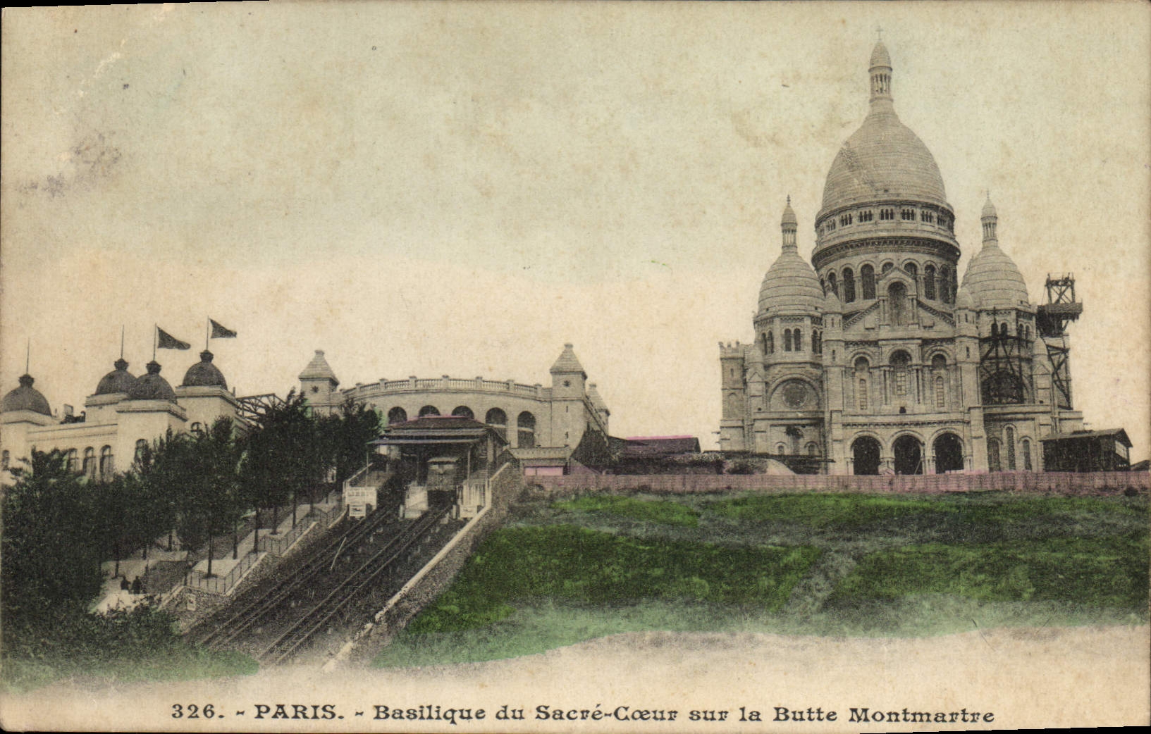 CPA Paris Basilique du Sacre Coeur sur le Butte Montmartre
