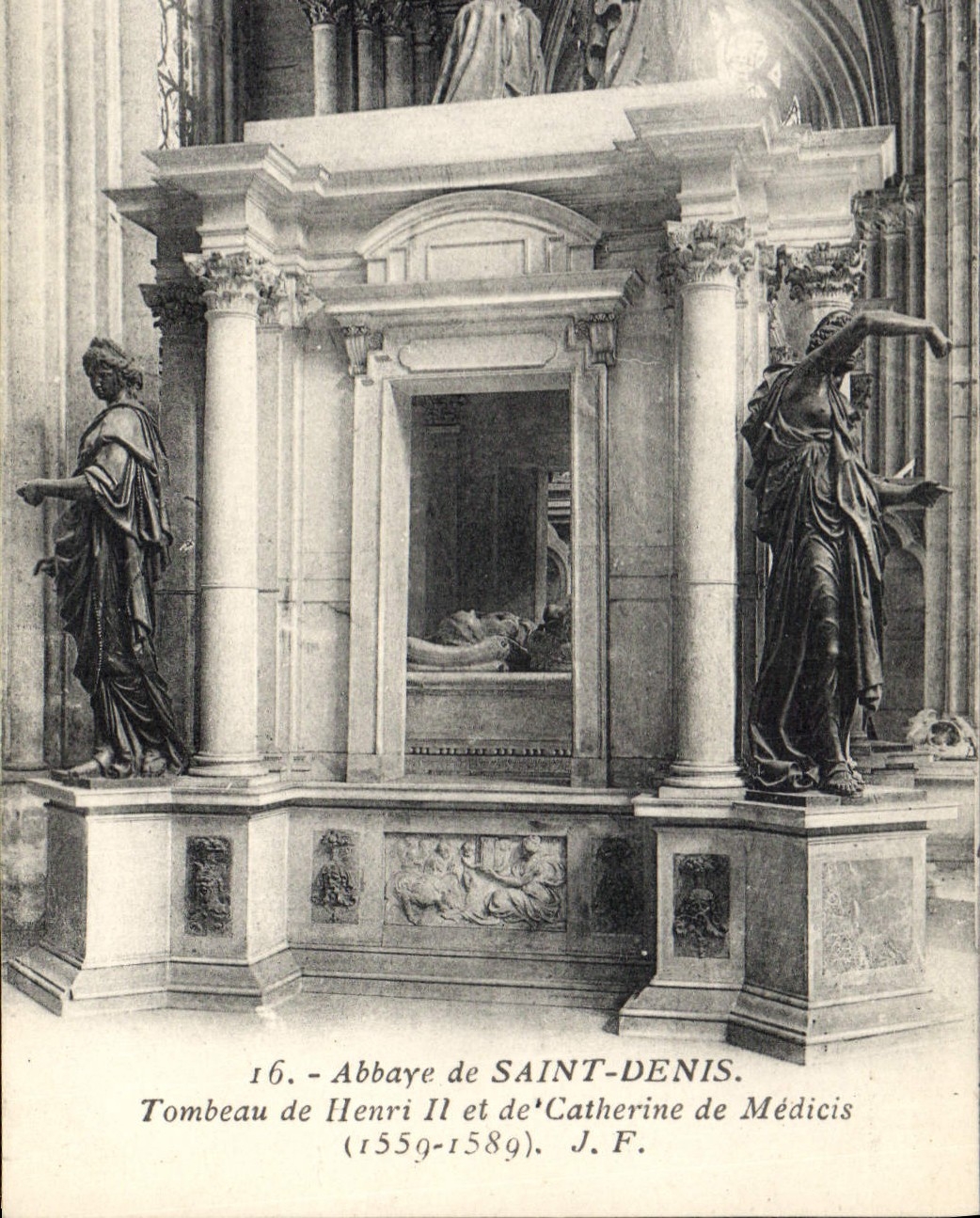 CPA Abbaye de Saint Denis Tombeau de Henri II et de Catherine de Medicis