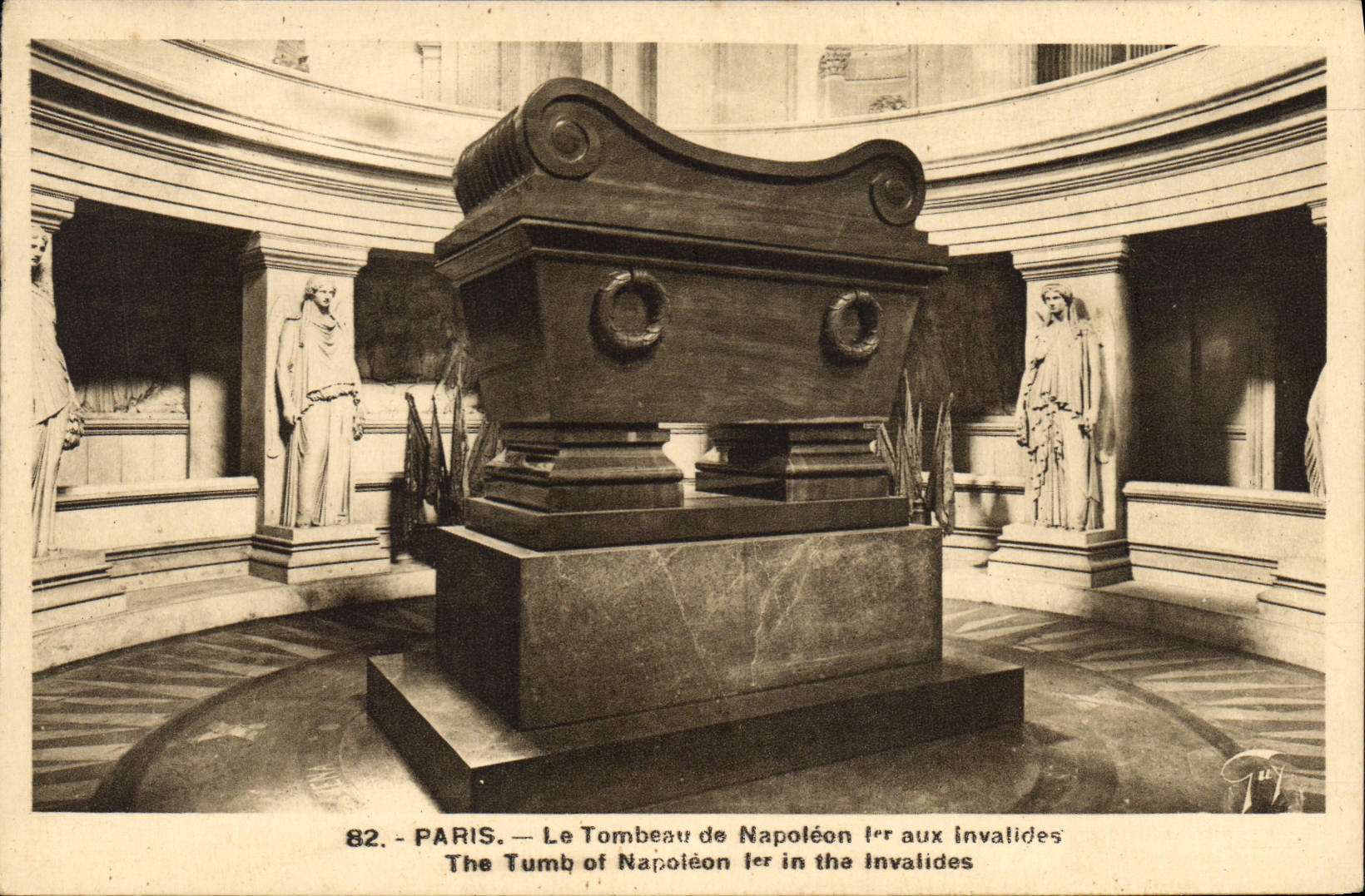 CPA Paris Tombeau de Napoleon Ier aux Invalides