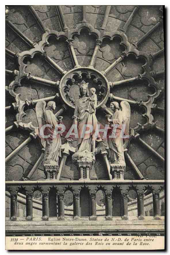 CPA Paris Eglise Notre Dame Statue de N D de Pairs entre deux anges surmontant la galerie des Roids 