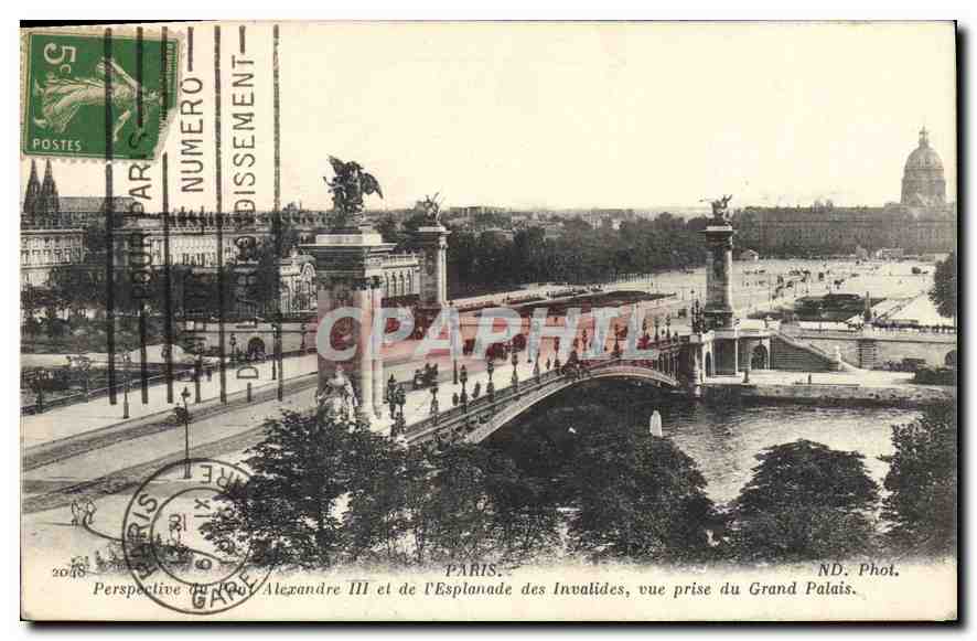 CPA Paris Perspective du Quai Alexandre III et de l'Esplanade des Invalides vue prise du Grand Palai