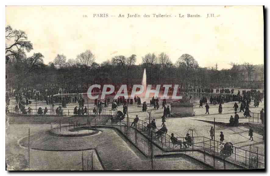 CPA Paris Au jardin des Tuileries Le Bassin