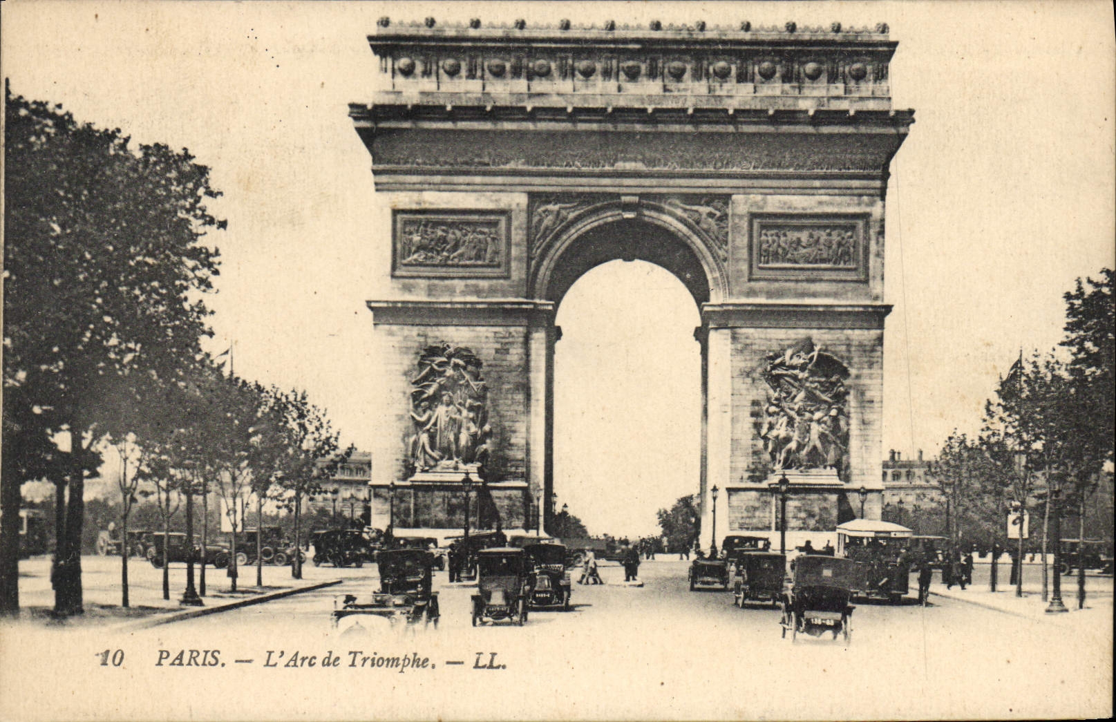 CPA Paris L'Arc de Triomphe