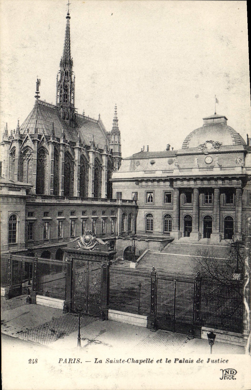 CPA Paris La Sainte Chapelle et le Palais de Justice