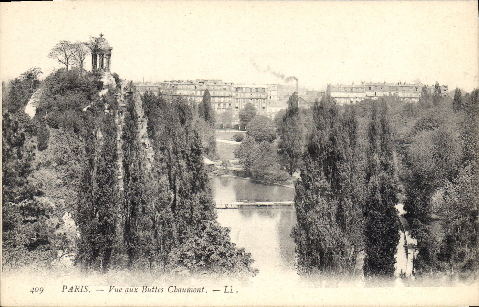 CPA Paris Vue aux Buttes Chaumont