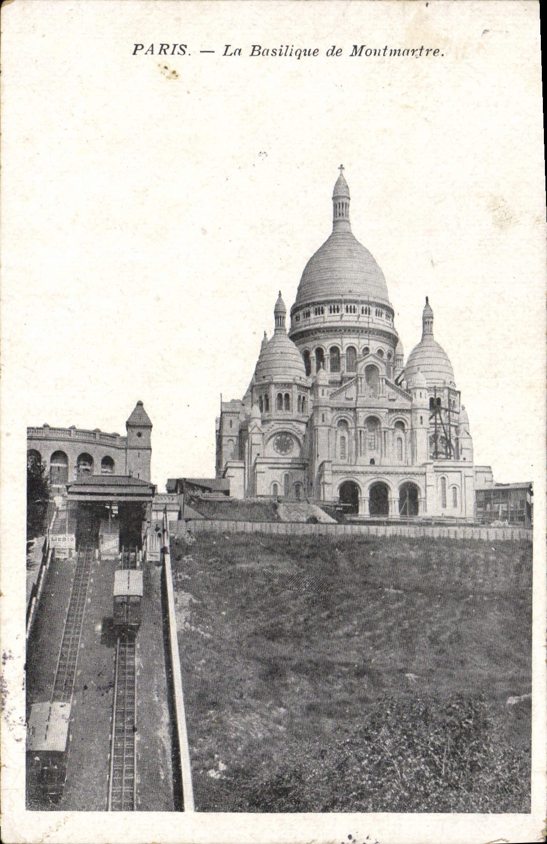 CPA Paris La Basilique de Montmartre