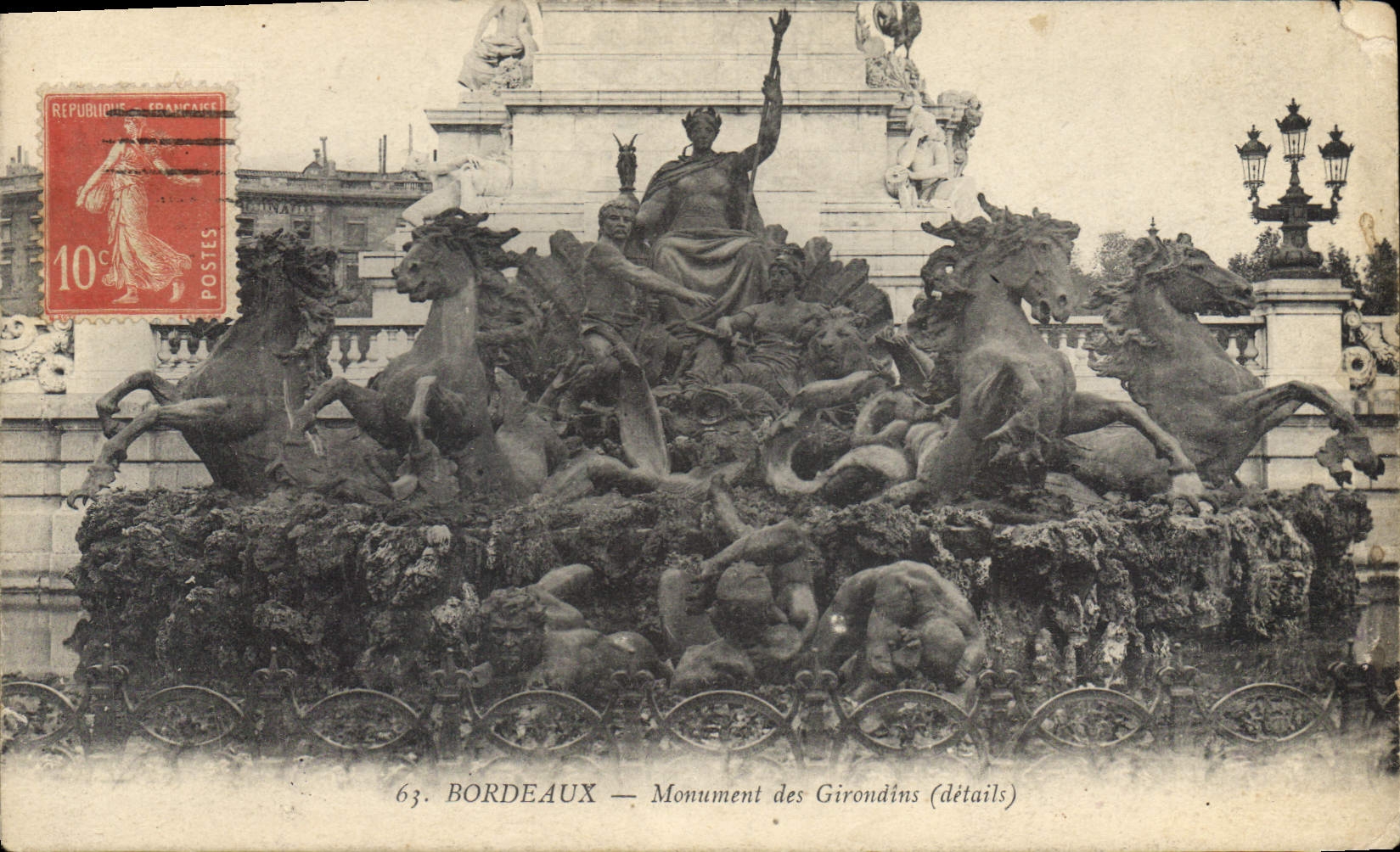 CPA Bordeaux Monument des Girondins (details)