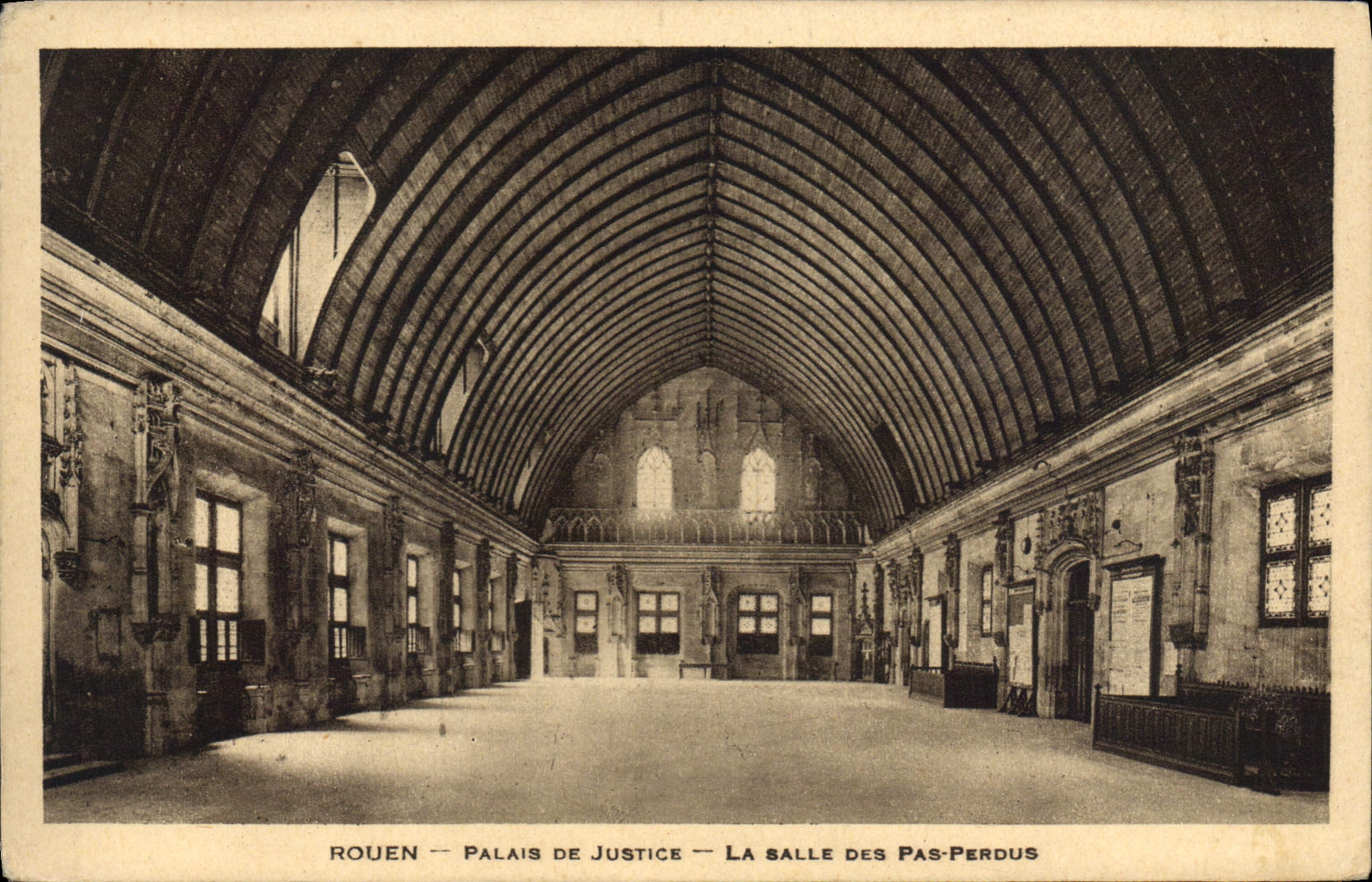 CPA Rouen Palais de Justice La Salle des Pas Perdus