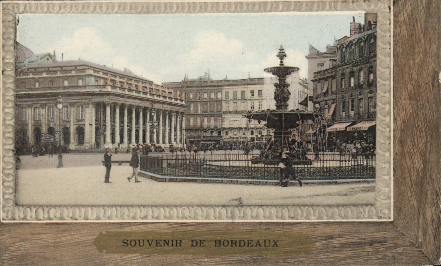 CPA Souvenir de Bordeaux Place de la Comedie