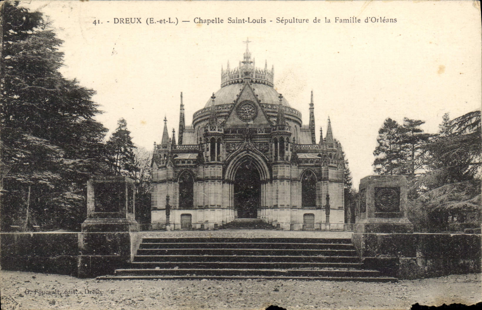 CPA Dreux (E et L) Chapelle Saint Louis Sepulture de la Famille d'Orleans
