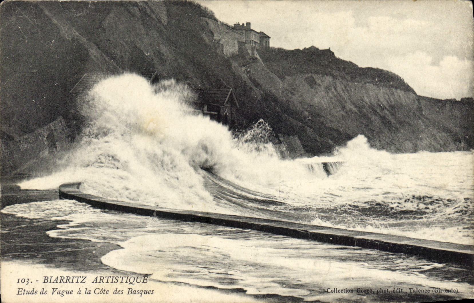 CPA Biarritz Artistique Etude de Vogue a la Cote des Basques