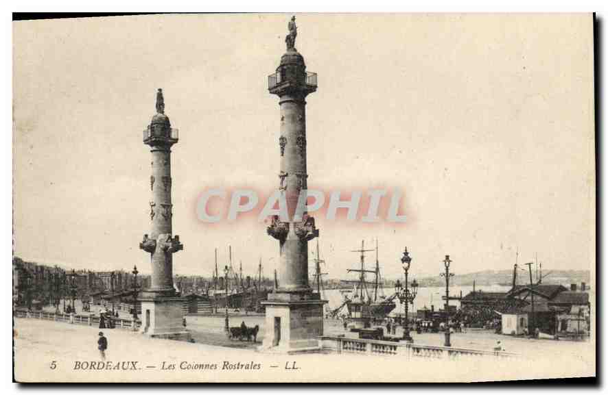 CPA Bordeaux Les Colonnes Rostrales
