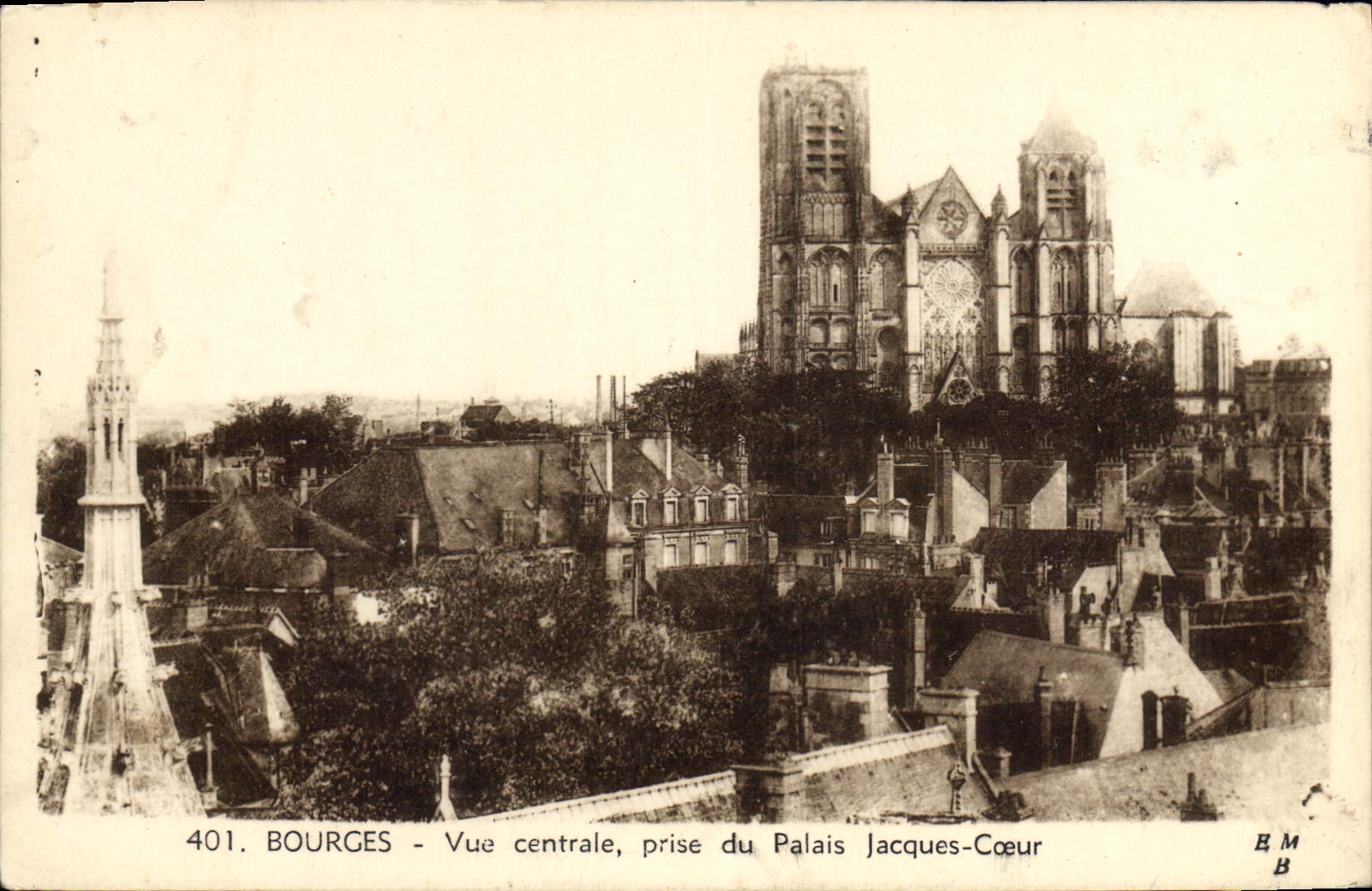 CPA Bourges Vue Centrele prise du Palais Jacques Coeur