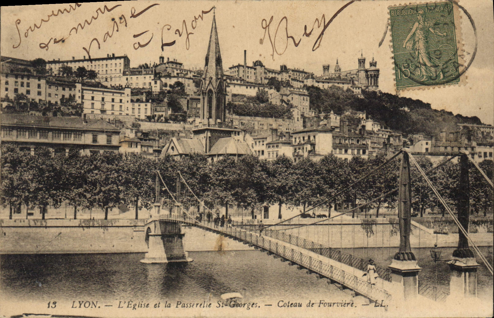 CPA Lyon L'Eglise et la Paserelle St Georges Coteau de Fourviere