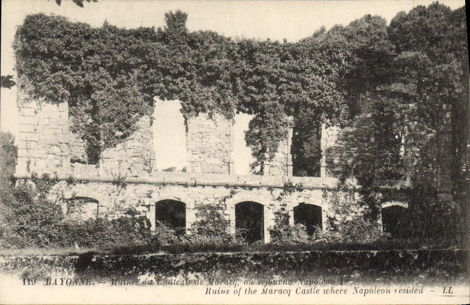 CPA Bayonne Ruine de Chateau Morneq