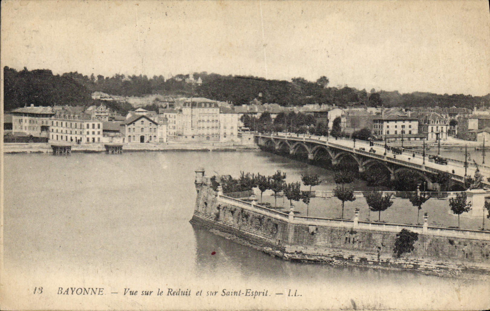 CPA Bayonne Vue sur le Reduit et sur Saint Esprit