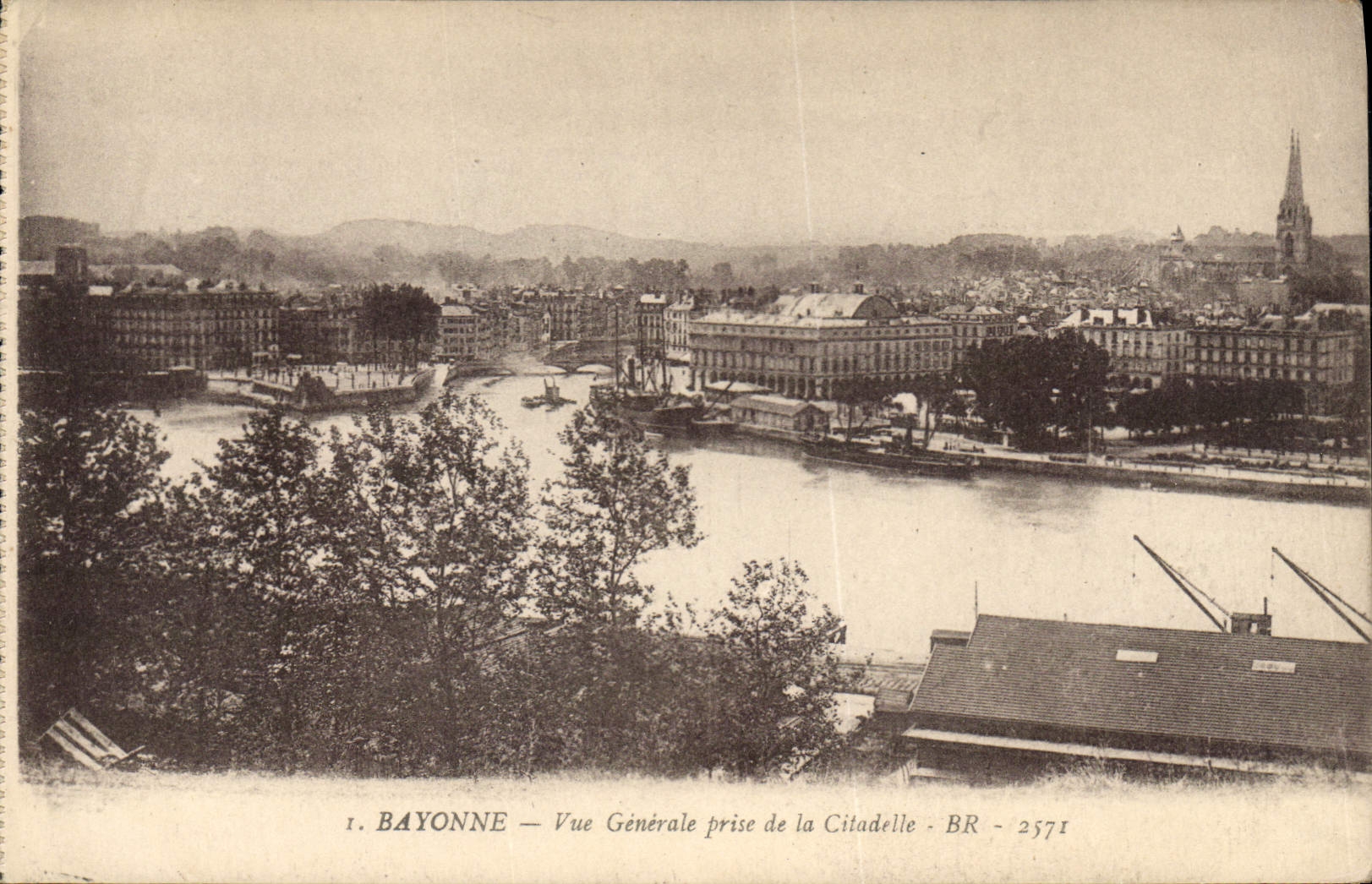 CPA Bayonne Vue Generale prise de la Citadelle