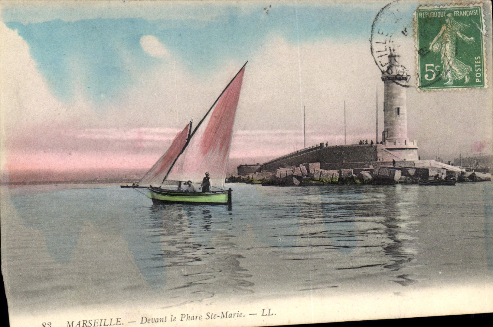 CPA Marseille Devant le Phare Ste Marie