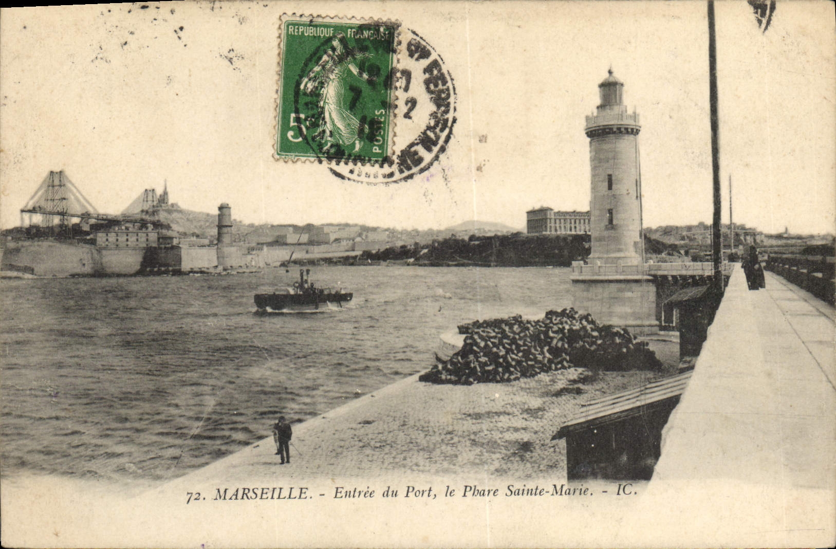 CPA Marseille Entree du Port le Phare Sainte Marie