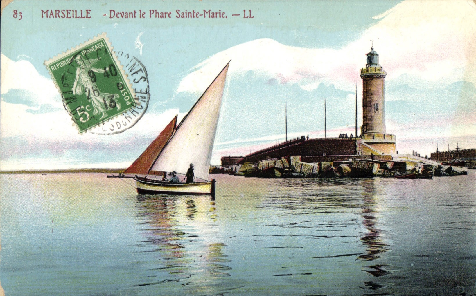 CPA Marseille Devant le Phare Saite Marie
