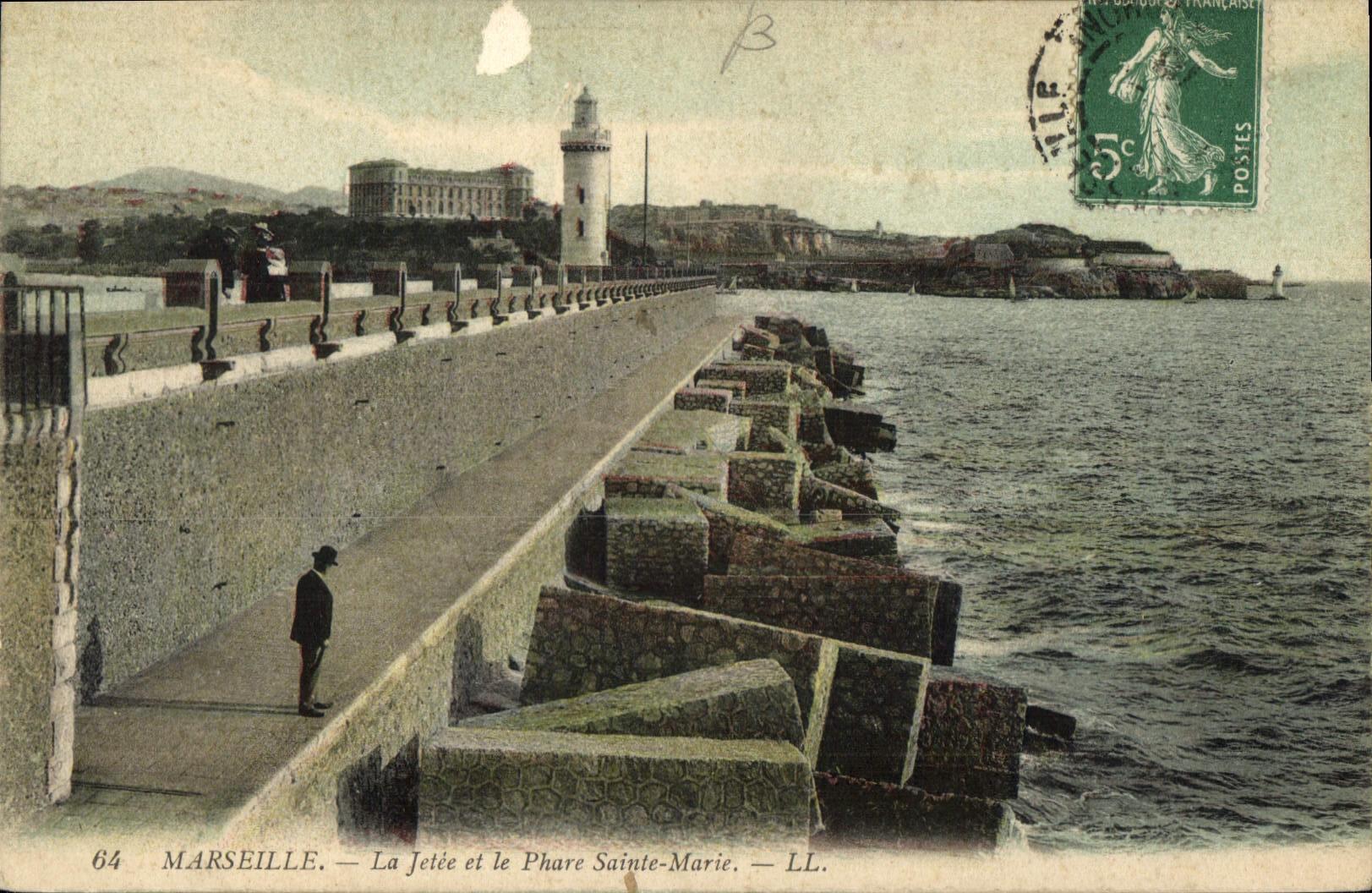CPA Marseille La Jetee et le Phare Sainte Marie