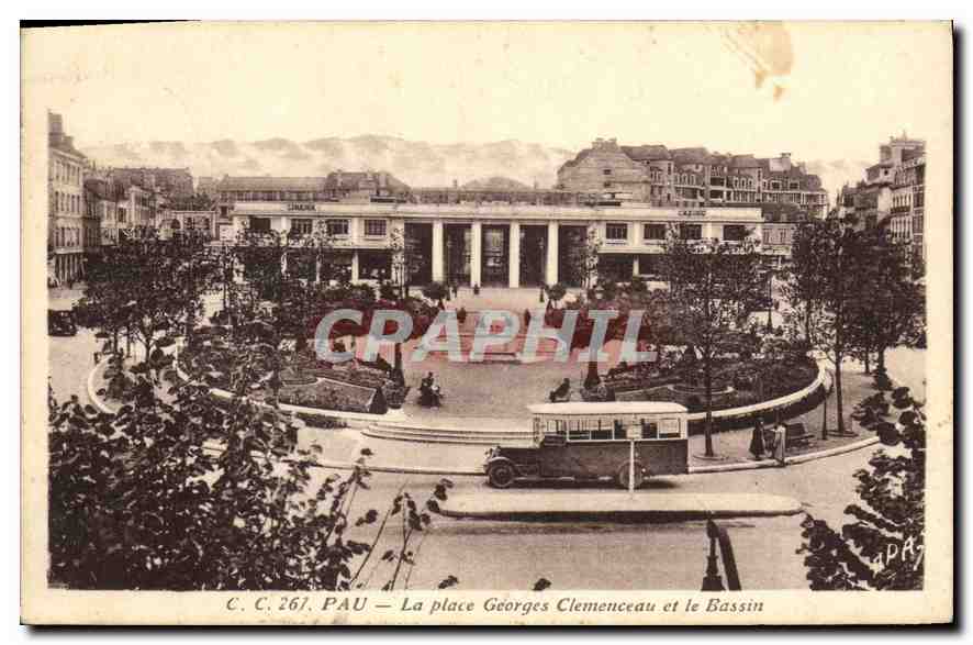 CPA Pau La Place Georges Clemenceau