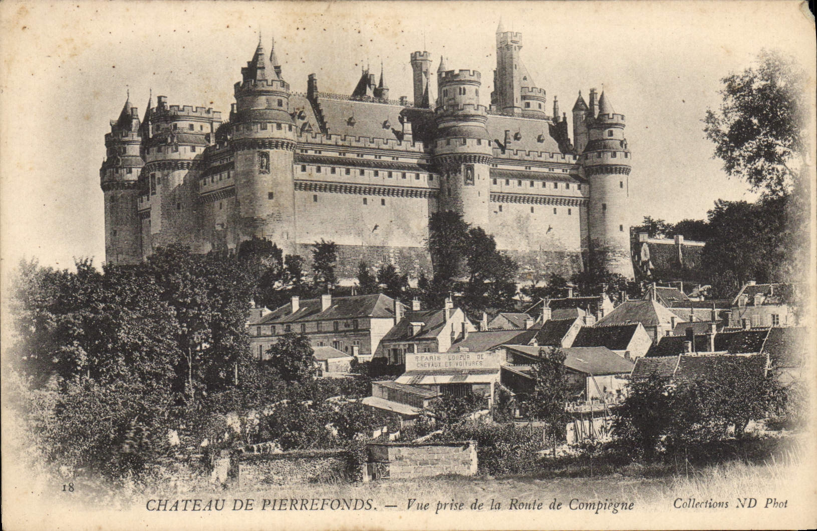 Château de Pierrefonds — Vue prise de la Route de Compiègne — Collections ND Phot
