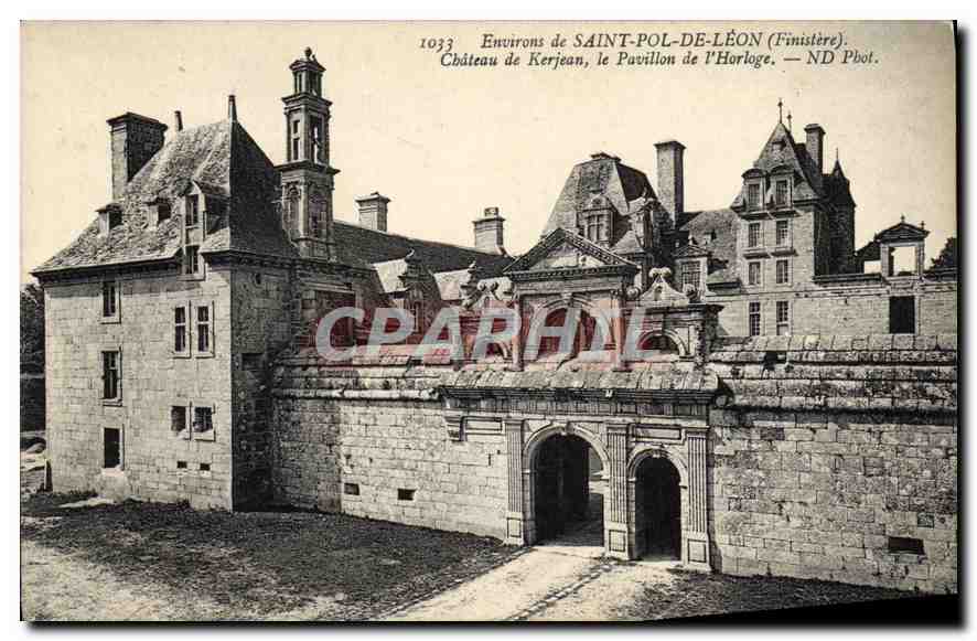 CPA Environs de Saint Pol de Leon (Finistere) Chateau de Kerjean Le pavillon de l'horloge