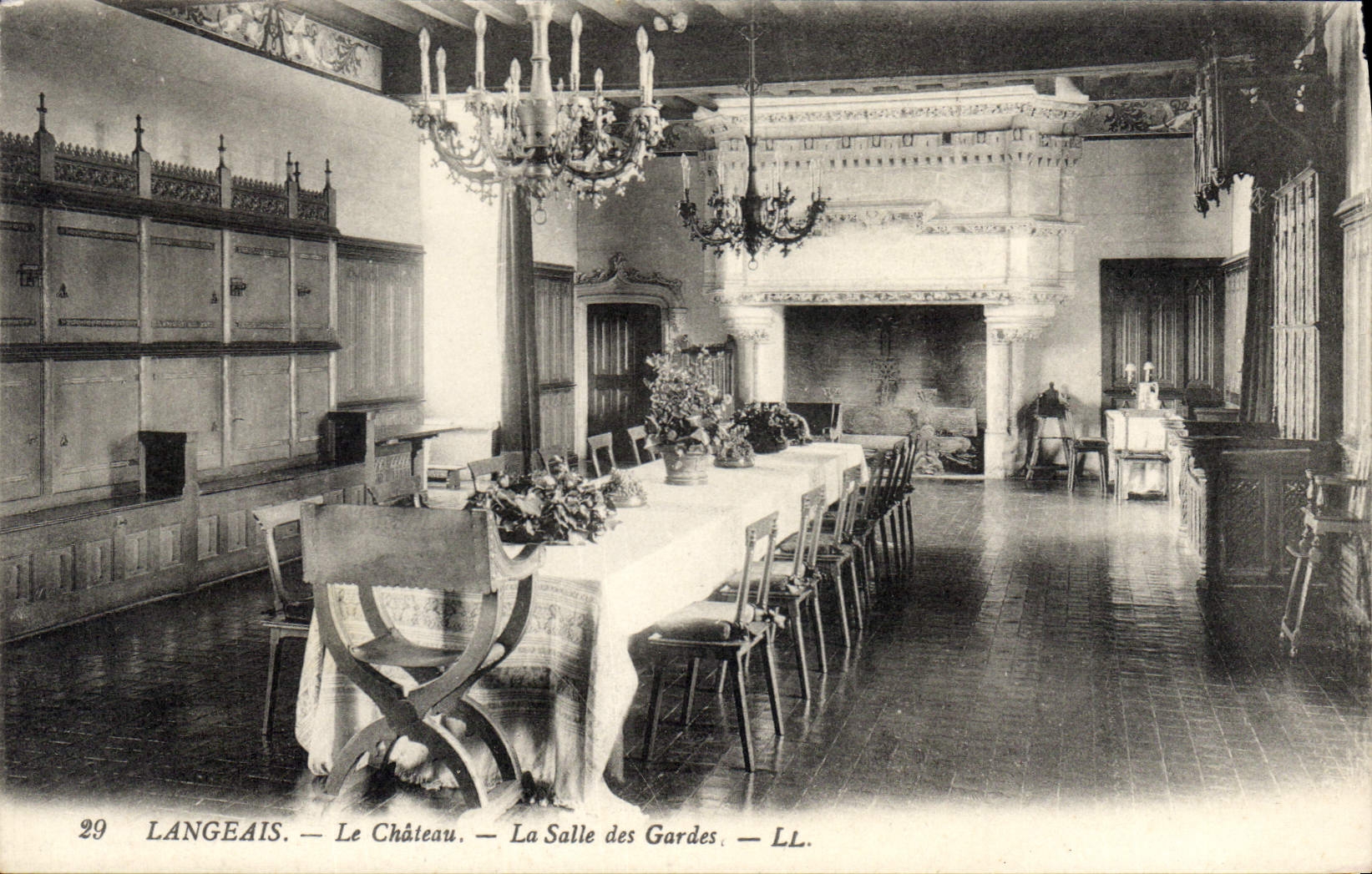 CPA Langeais Le Château La salle des gardes
