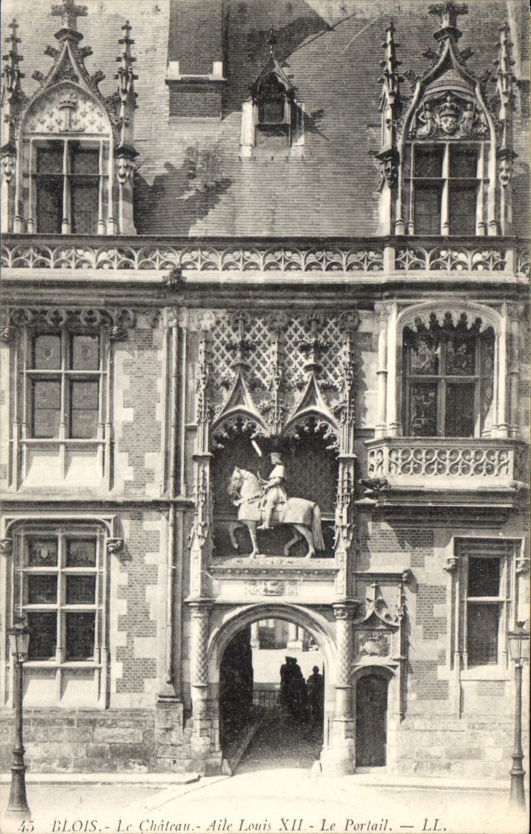Blois - Le Château - Aile Louis XII - Le Portail — LL.