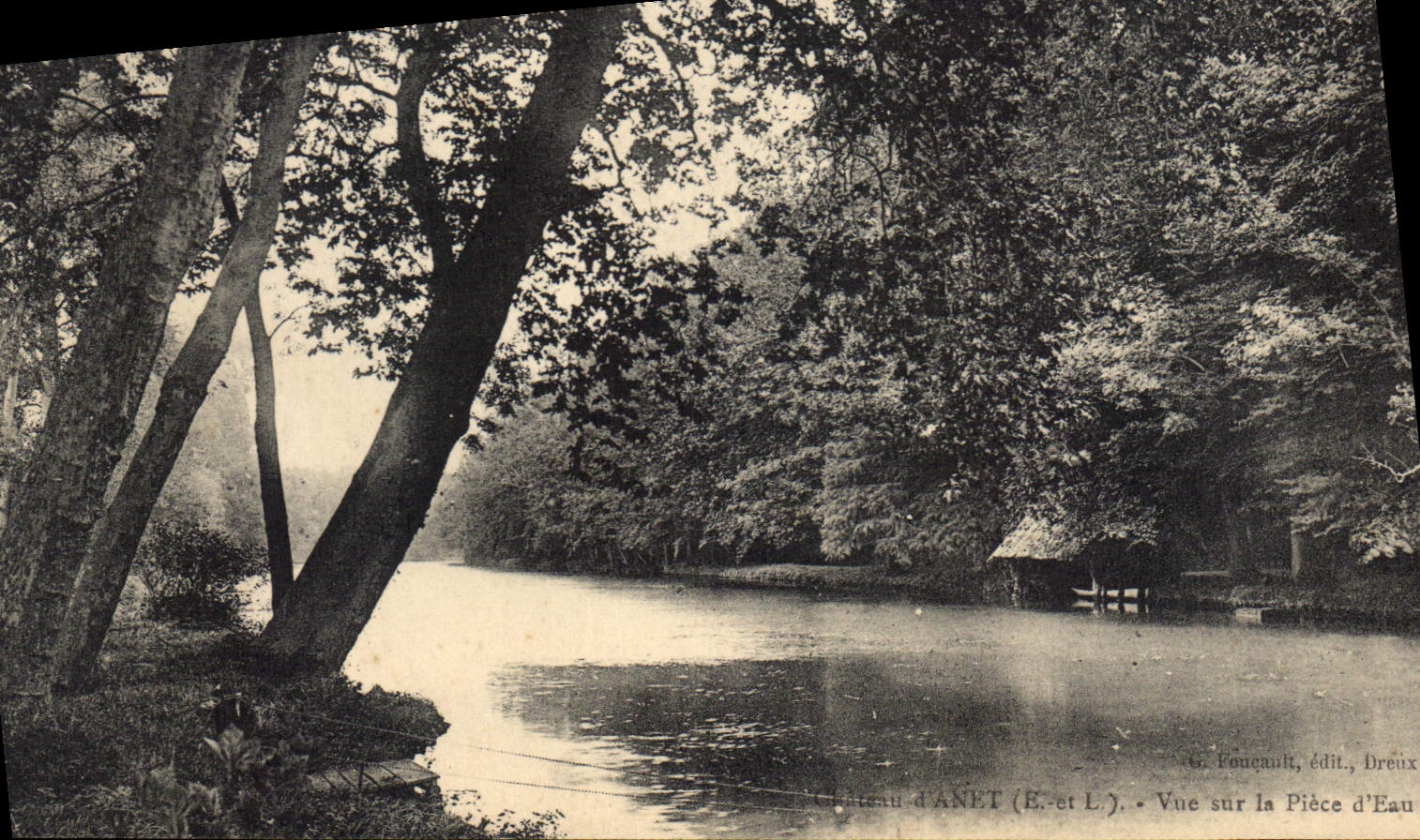 CPA Chateau d'Anet (Eure et Loire) Vue sur la Piece d'Eau