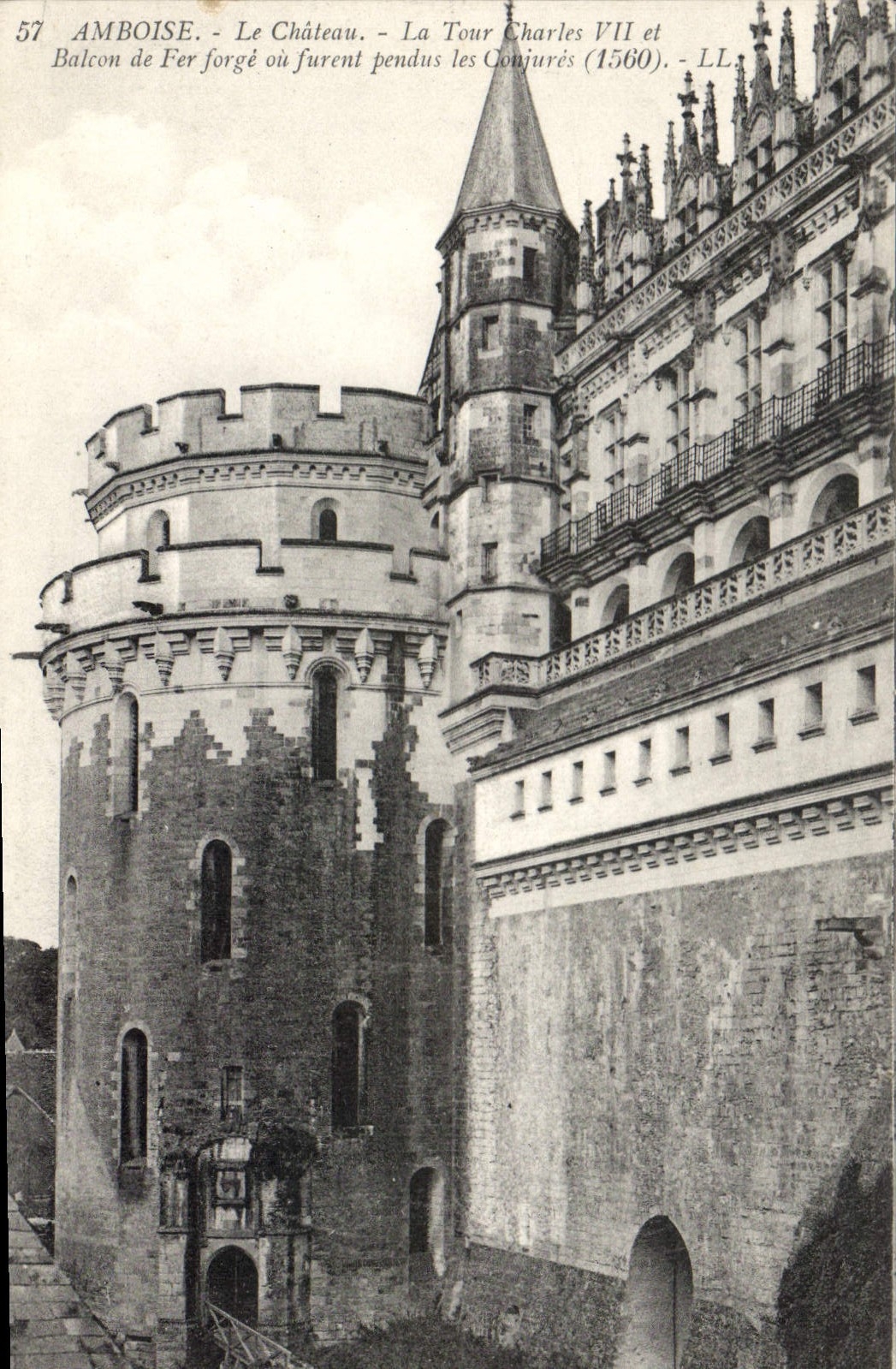CPA Amboise Le Château La Tour Charles VII et balcon de fer forge