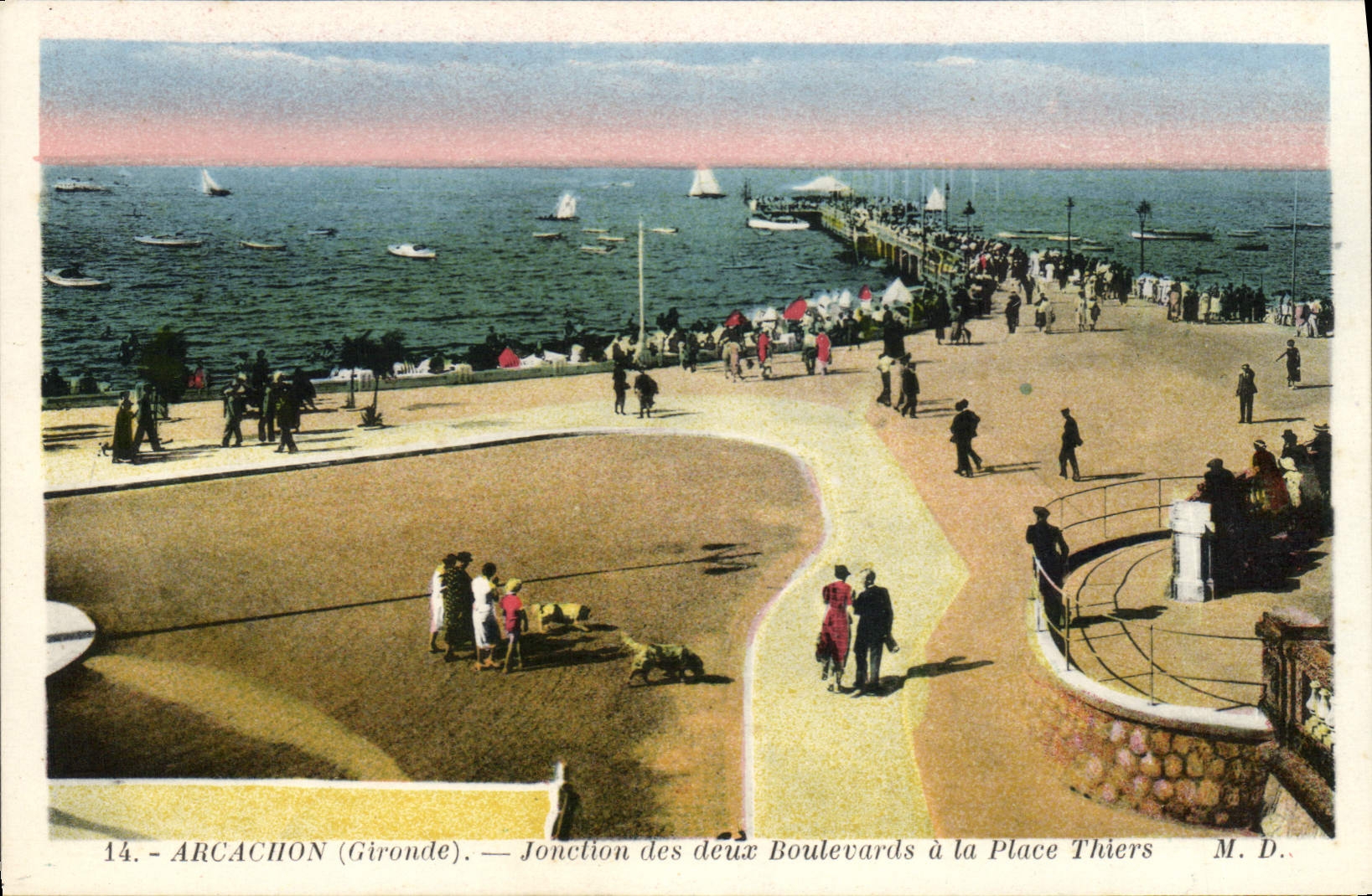 CPA Arcachon (Gironde) Jonction des deux Boulevards a la Place Thiers