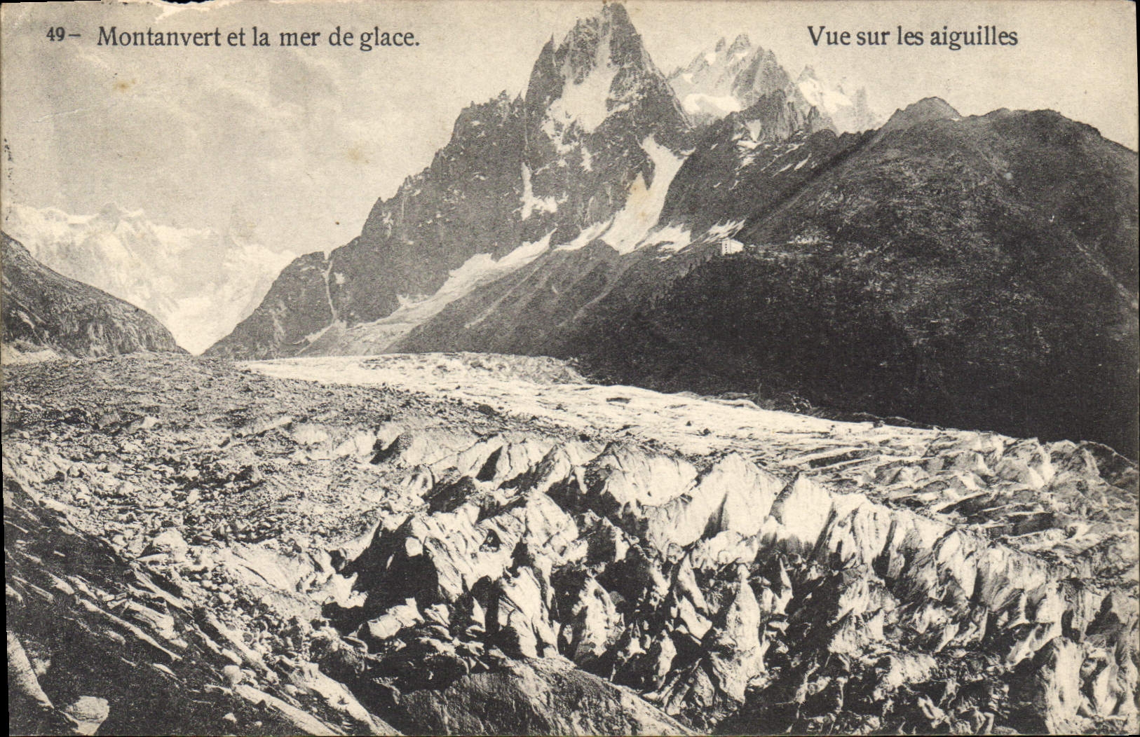 CPA Montanvert et la mer de glace Vue sur les aiguilles