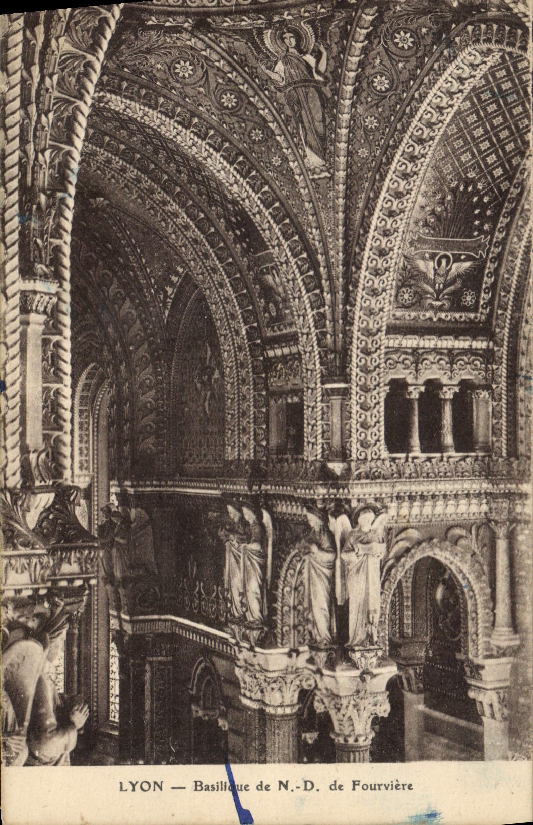 CPA Lyon Basilique de N D de Fourviere