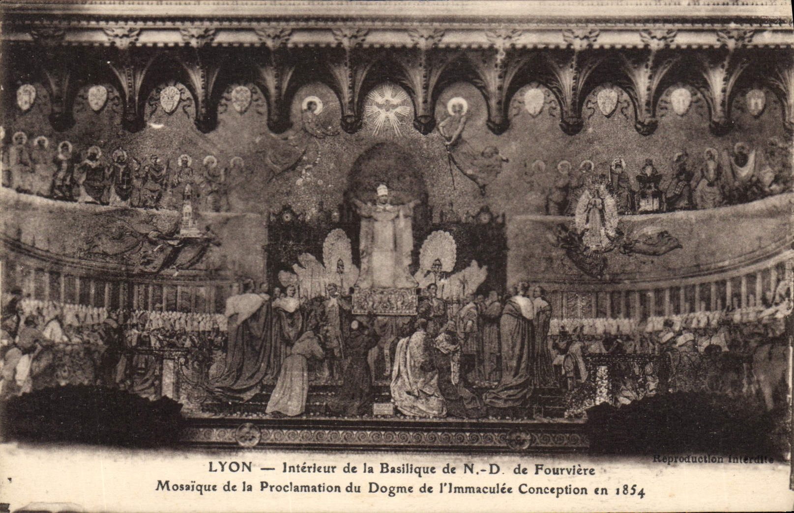 CPA Lyon Interieur de la Basilique de N D de Fourviere Mosaique de la proclamation du Dogme de l'Imm