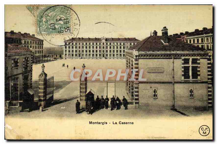 CPA Montargis La Caserne Militaria (carte toilee)