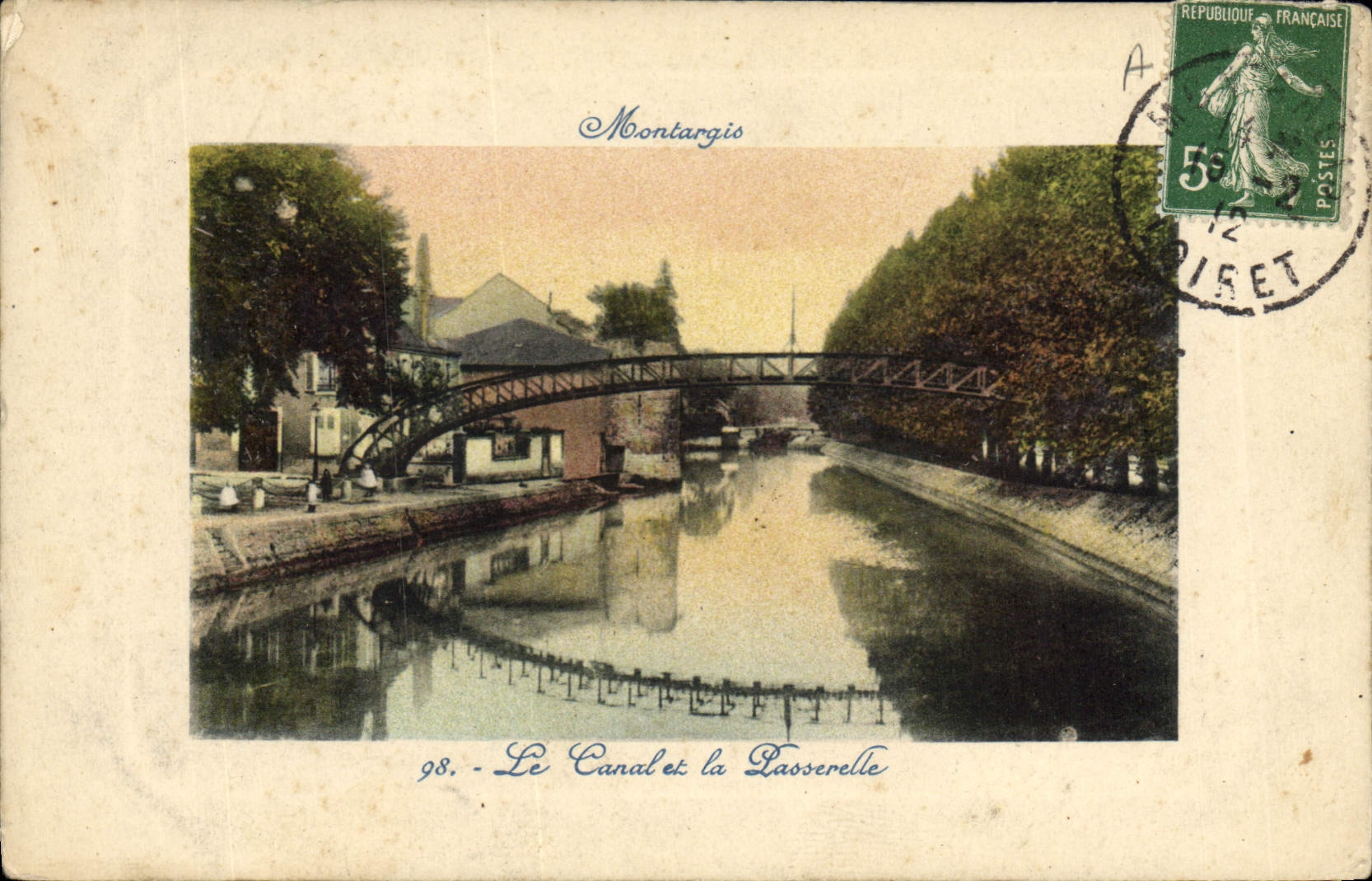 CPA Montargis Le Canal et la Passerelle