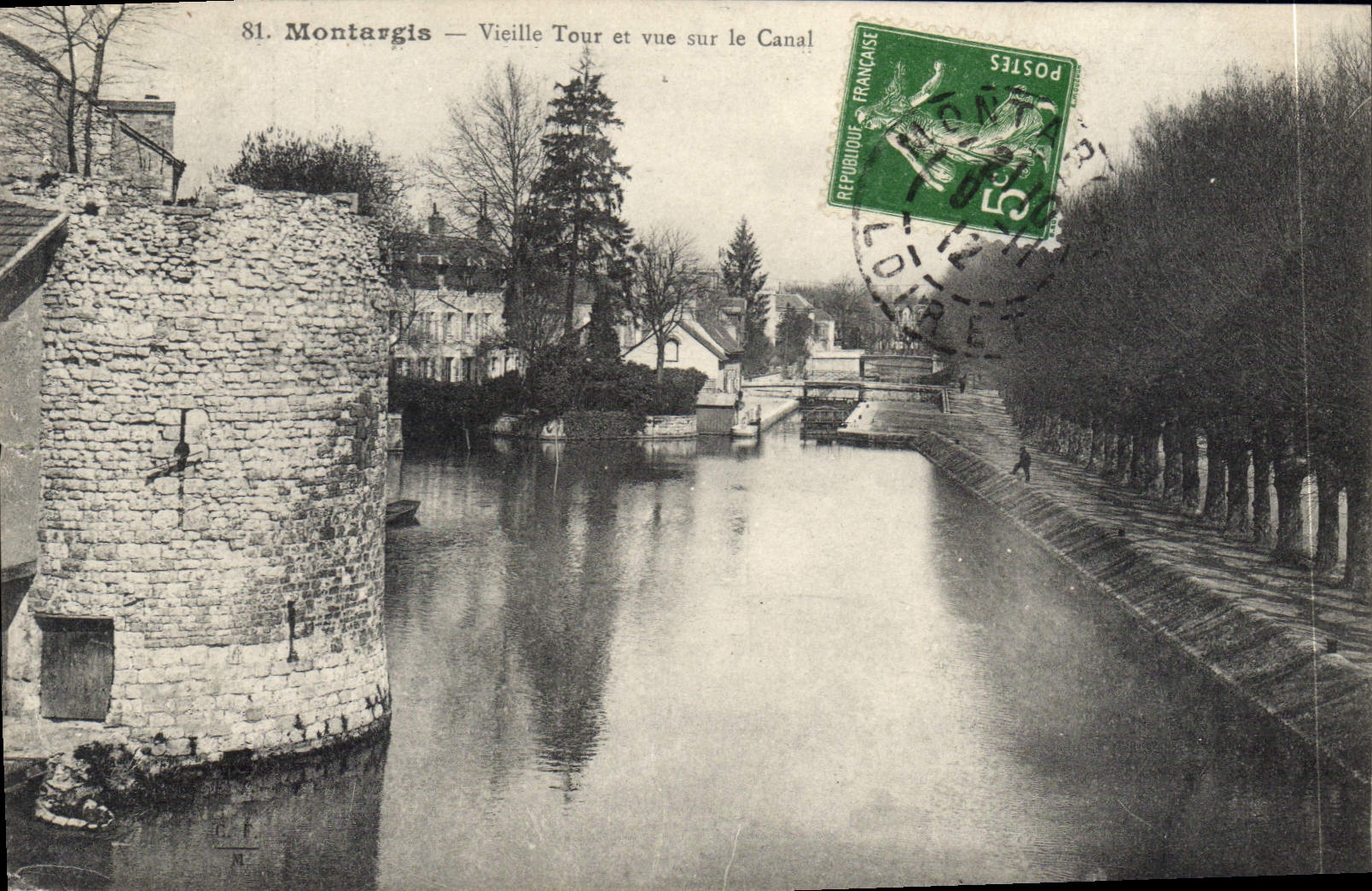 CPA Montargis Vielle Tour et Vue sur le Canal